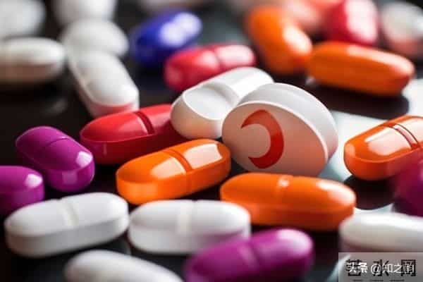 我刚给女儿转70万，电话还没挂，女婿问女儿：你妈降压药换了吗！