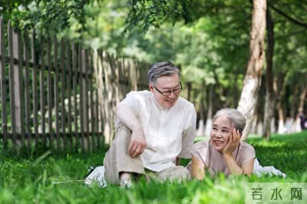 我53岁，已经绝经了，前段时间和一位比我大七岁的老头走到一起了