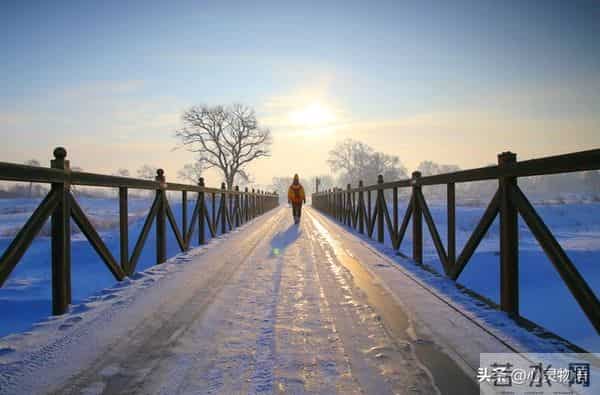 男人在这4个时刻抱住女人，女人基本不会拒绝