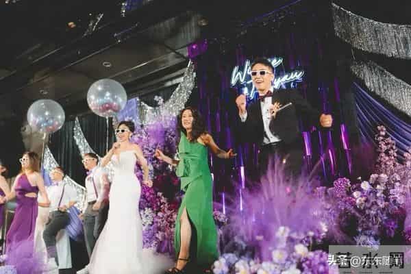 30岁TVB艺人娶富家女场面盛大，新娘满身金器，在豪华酒店摆23桌