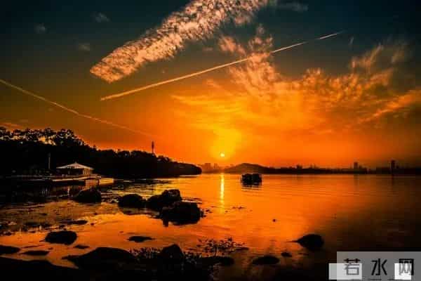 两性关系,真正暗恋你的女人,称呼上不会叫“哥”,而是这几种