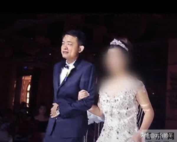 刚结婚一个月的新娘要回娘家,却被老公和婆婆暴打
