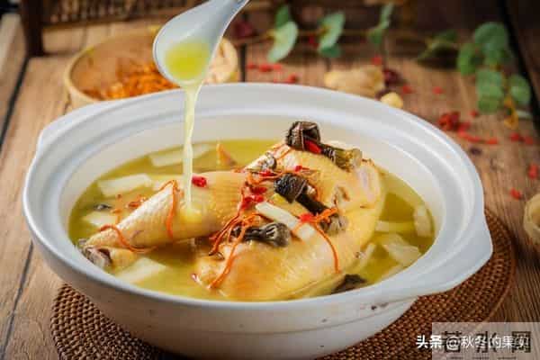 在女儿家带外孙3年，她给我买了一件羽绒服，我：也给你婆婆买