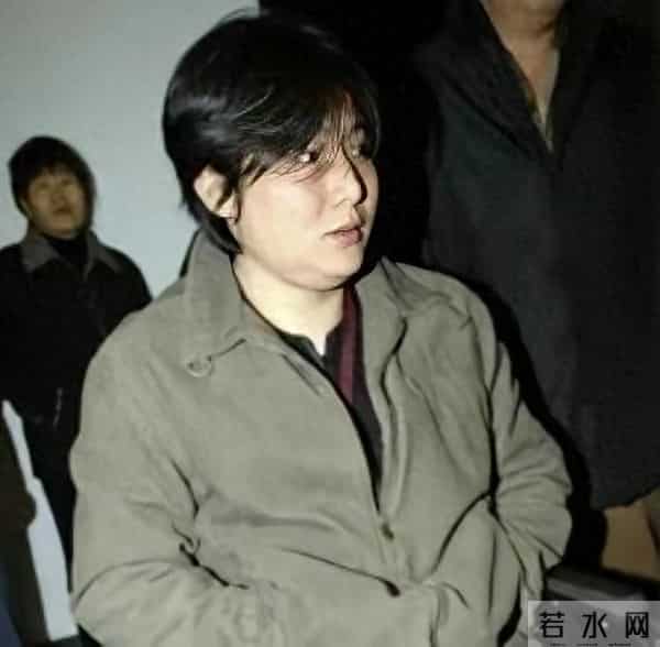 陕西女子为寻丢失的儿子离婚。32年后找到,儿子说:妈妈我见过你