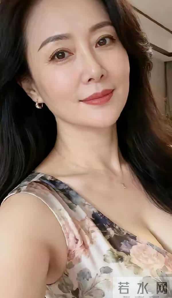 我48岁。和54岁男性出去玩了半月，回来果断提出散伙，太无语了。