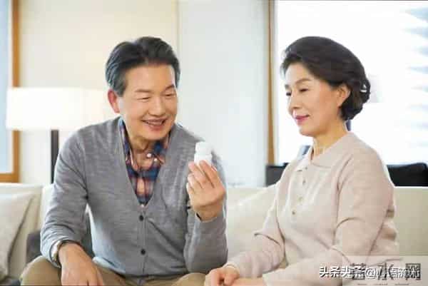 两性关系,惊人发现,60岁与异性靠近,根本不是桃花运,而是这!