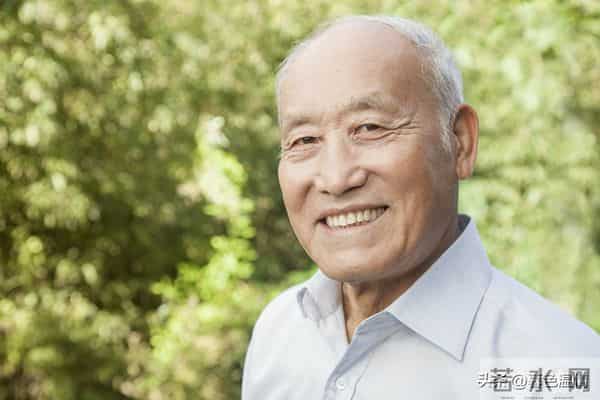 老了才明白，过了70岁最好的活法是记住这六句话，晚年越过越舒坦