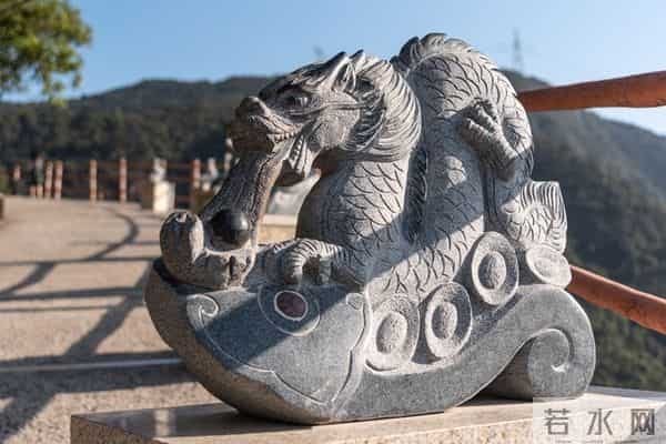 属相龙注意！12月10日，这个人或许能帮你拆了“堵心事”