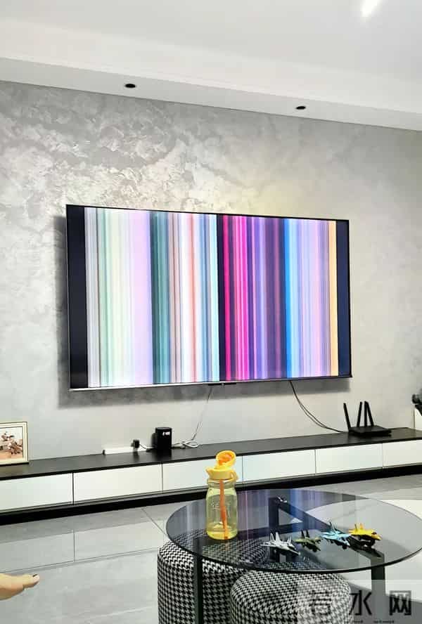 用一张没有孩子的照片，证明你有孩子！网友哭喊：此刻已不是少年