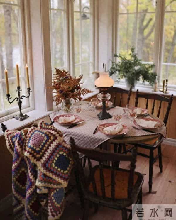 两性关系：人到晚年，如有异性靠近，不是桃花开，是你心里开了光