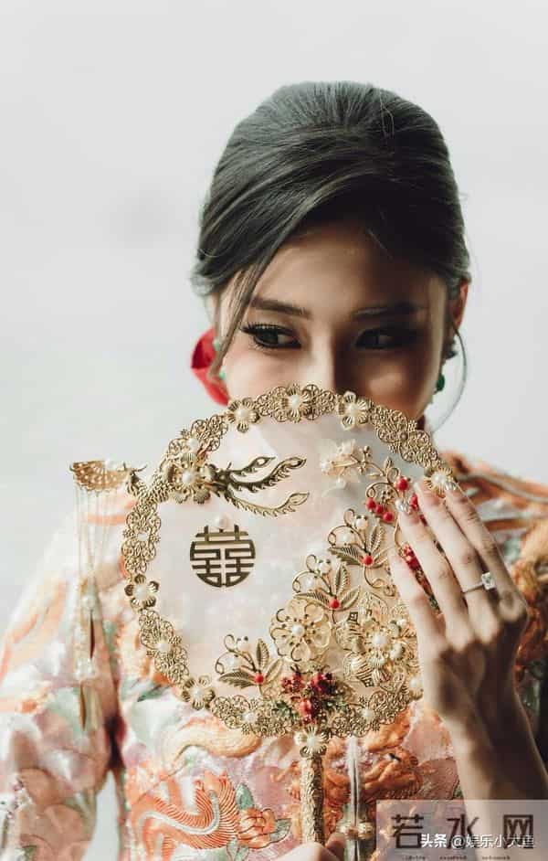 TVB小生容天佑举行婚礼,郎才女貌好甜蜜 伴郎团邹兆霆陈俊坚好帅