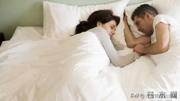 两性晚年现象-分房睡的夫妻，到最后都摆脱不了这两种结局！