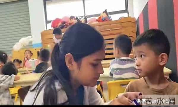 同样娶巴铁媳妇：小王儿女双全 日子幸福 ，阿阳却自讨苦吃 看着都累