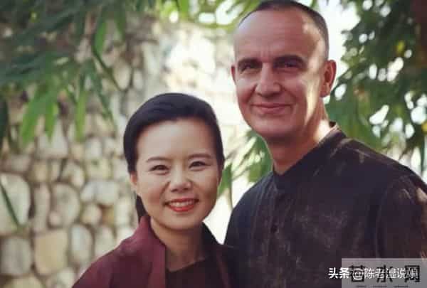 家花不如野花香?龚琳娜为挽回出轨丈夫送百件礼物,难逃离婚结局