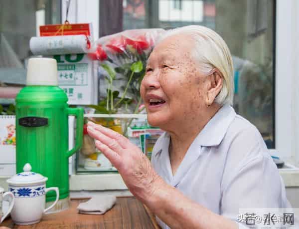 老了才明白，过了70岁最好的活法是记住这六句话，晚年越过越舒坦