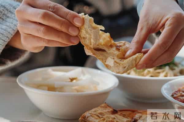 “荷尔蒙”旺盛的女性，一般有4个特征，对照一下，你占了几个？