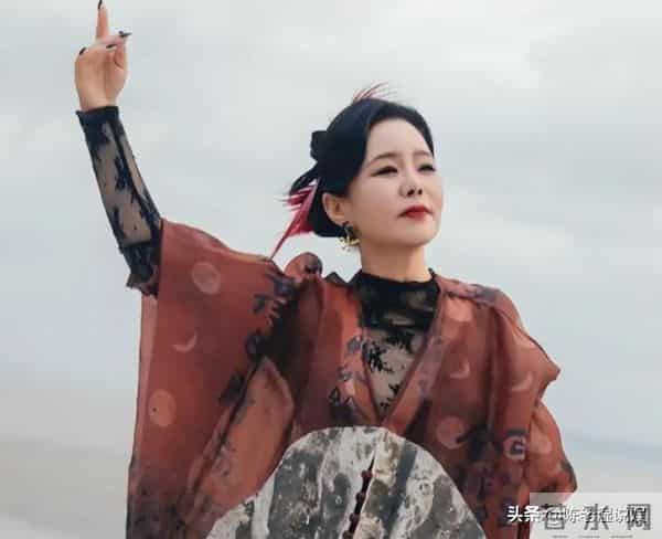 家花不如野花香?龚琳娜为挽回出轨丈夫送百件礼物,难逃离婚结局