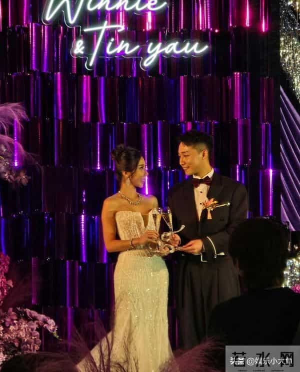 TVB小生容天佑举行婚礼,郎才女貌好甜蜜 伴郎团邹兆霆陈俊坚好帅