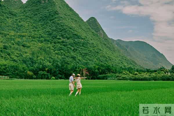 两性关系：人到晚年，如有异性靠近，不是桃花开，是你心里开了光