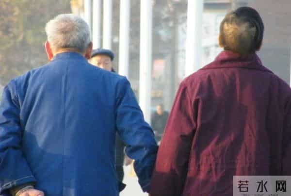 92岁母亲熬走了大哥二哥，才明白，老人超过85岁一定守住三个原则