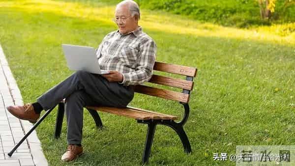 两性晚年现象-分房睡的夫妻，到最后都摆脱不了这两种结局！