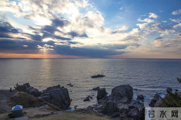 人这辈子，心态放宽，顺其自然，命中自有安排，宽心度日才是真