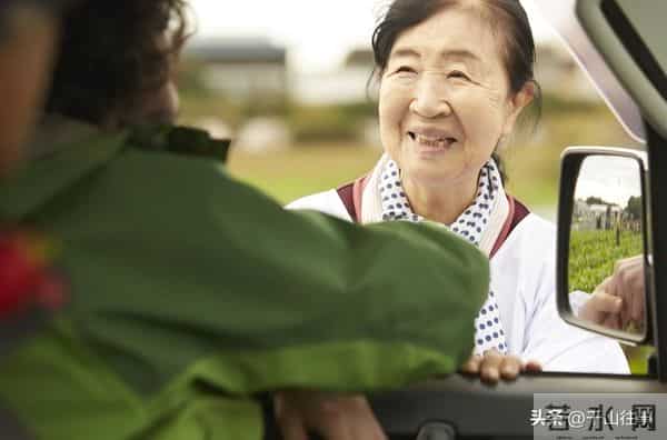 兄弟姐妹翻脸后,这8种做法,既留体面又护亲情