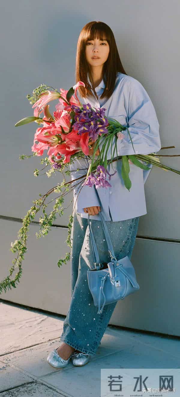 红气养人——卫诗雅时尚写真大图