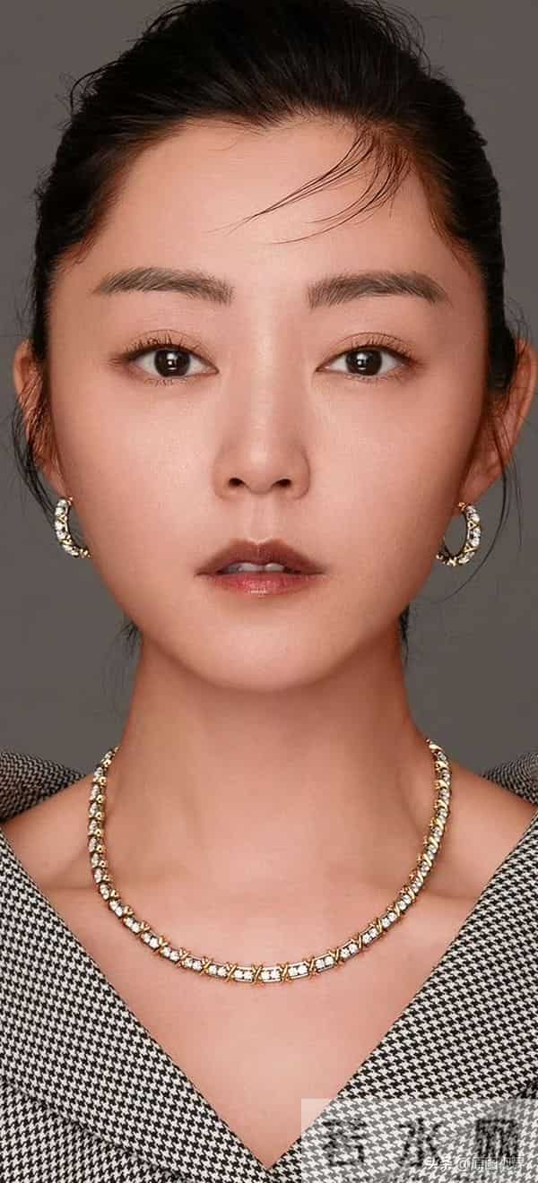 红气养人——卫诗雅时尚写真大图