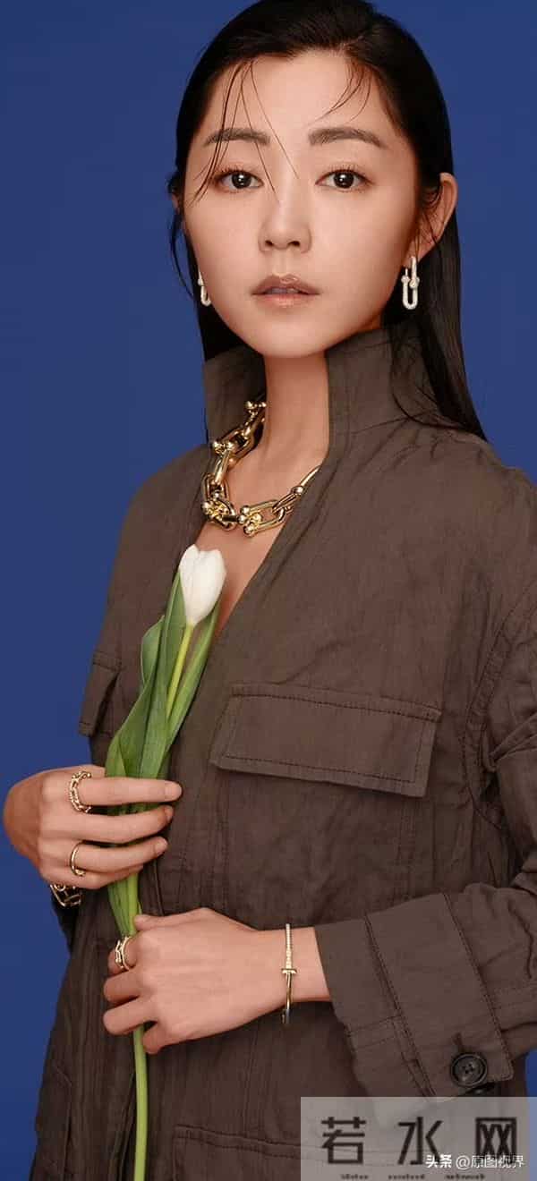 红气养人——卫诗雅时尚写真大图