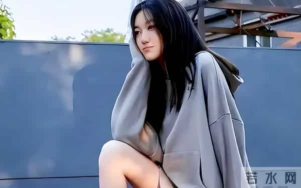 同父不同命!都是李亚鹏的基因,三岁夏夏跟李嫣的生活天壤之别