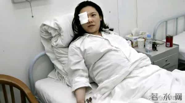 拔出萝卜带出泥！49岁赵薇近况被曝，原来圈内封杀只是冰山一角