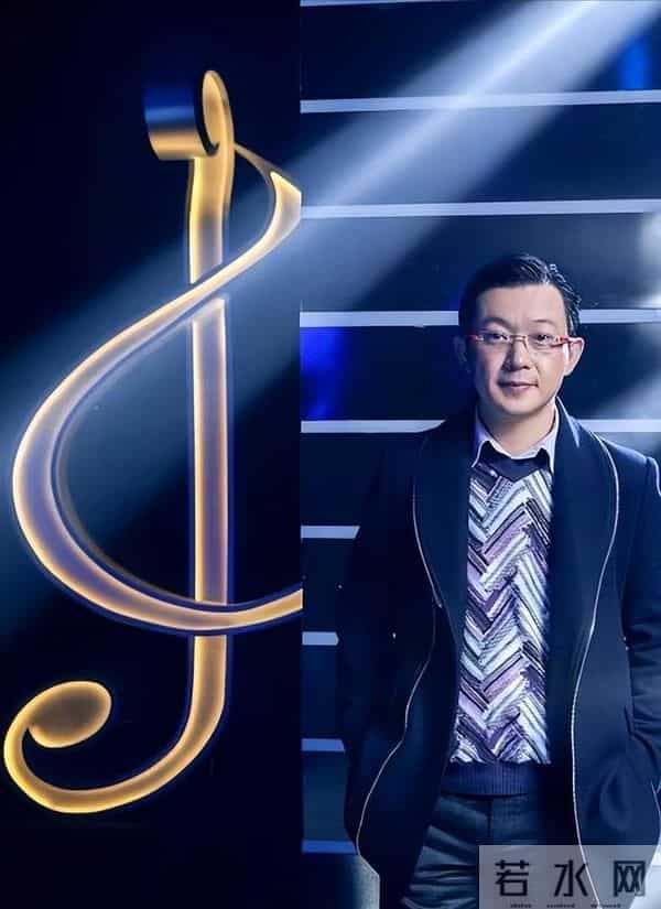 曾是上海知名主持人，辞职下海成百亿富豪，妻子还是大家熟悉的她