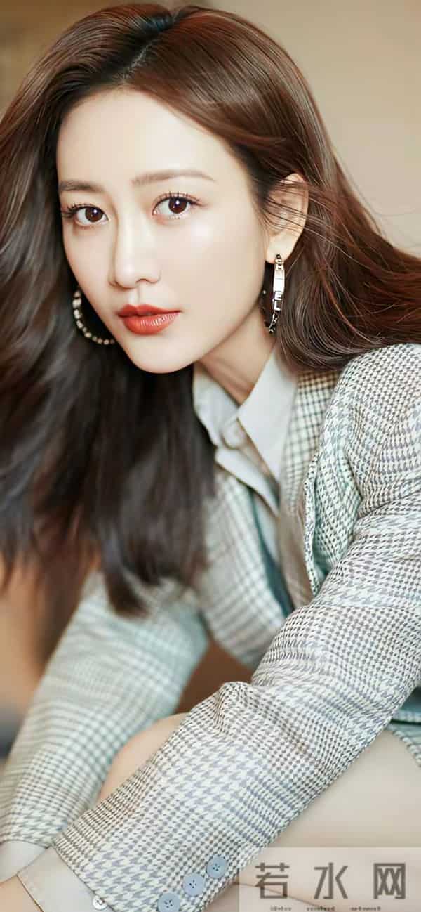 王鸥的迷人魅力,优雅与惊艳并存