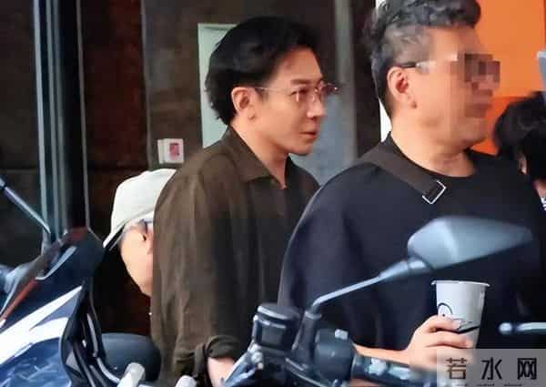 钱再多有什么用?抗癌一年瘦到脱相,49岁刘谦,不还是要认清现实