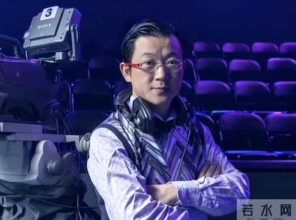 曾是上海知名主持人，辞职下海成百亿富豪，妻子还是大家熟悉的她