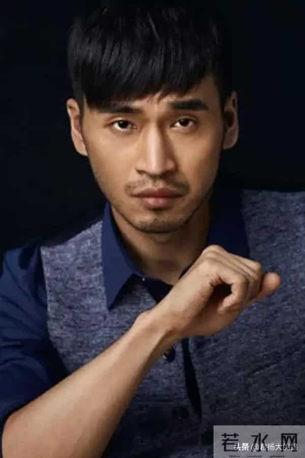 爸是导演,妈是演员,演技不次于朱亚文,47岁演《大生意人》红了