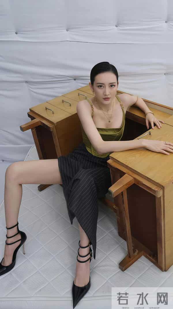 王鸥｜性感长腿，超绝气质