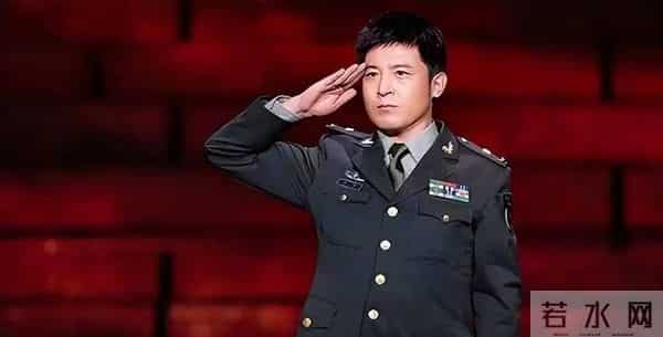 明着吃软饭?多次上春晚竟然全是老婆的功劳,结婚多年被拿捏死