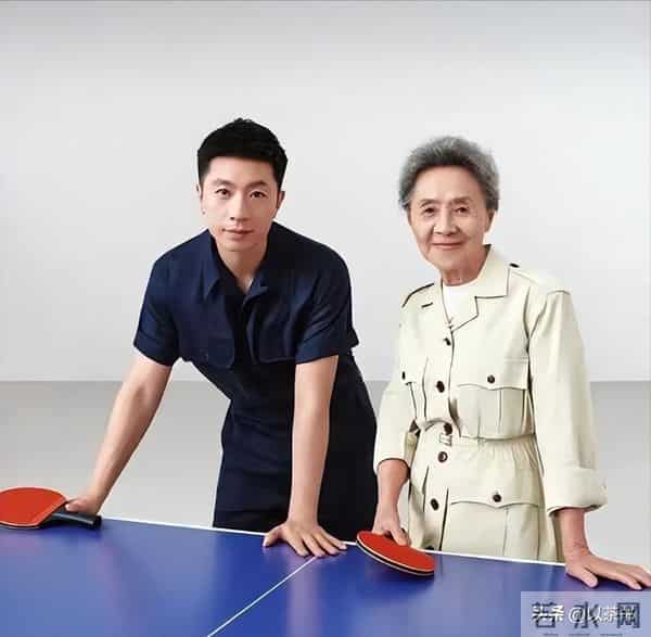 87岁吴彦姝没想到，丈夫和父母去世后，名校博士的外孙成她的依靠