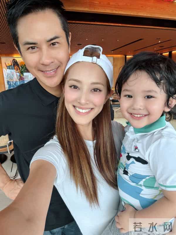 34岁前香港TVB女星的小儿子近照曝光,颜值遗传到父母的好基因
