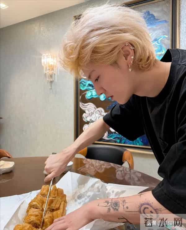 鹿晗"深夜买醉"1年后,再看关晓彤的处境,杨幂的话终于有人信了