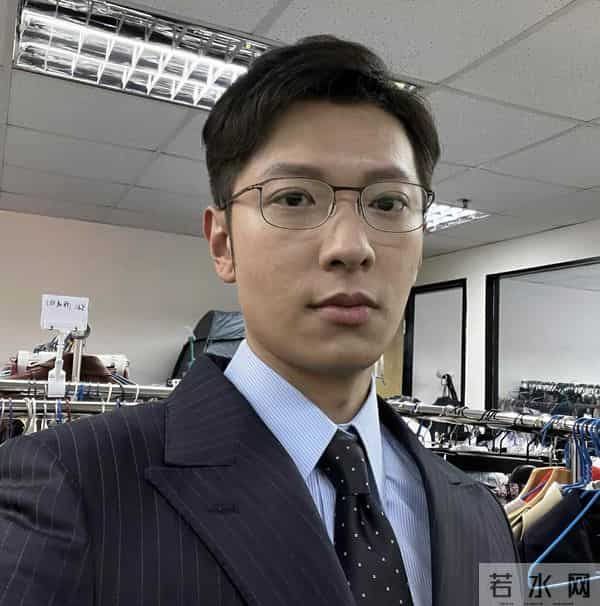 恭喜！TVB前知名男星斥资2250万在香港买房，为女儿读书铺路