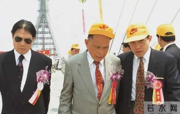 正式官宣！45岁霍启刚又升职了，级别很高，妻子郭晶晶的话全应验