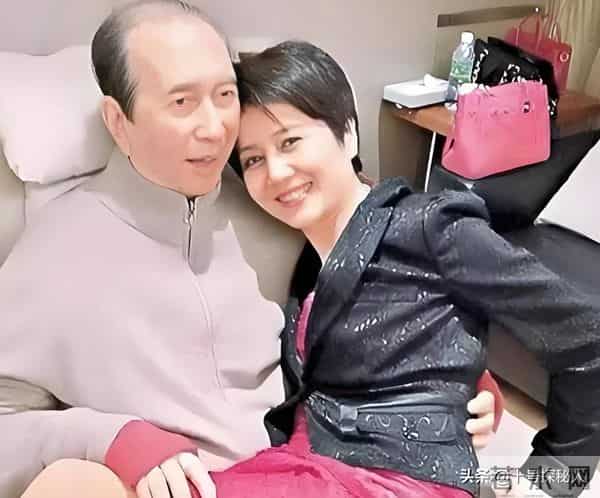 临终将“私生子”托付给何超琼,赌王下的这盘大棋,五年后才看懂