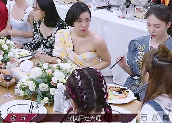 摊牌了！突然变年轻的李连杰被传闻缠身，这次亲自下场袒露真相