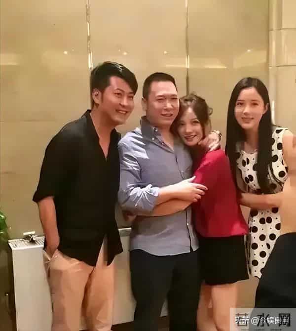 拔出萝卜带出泥！49岁赵薇近况被曝，原来圈内封杀只是冰山一角