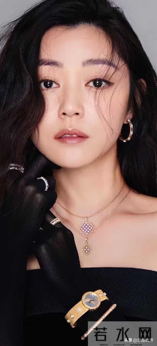 红气养人——卫诗雅时尚写真大图