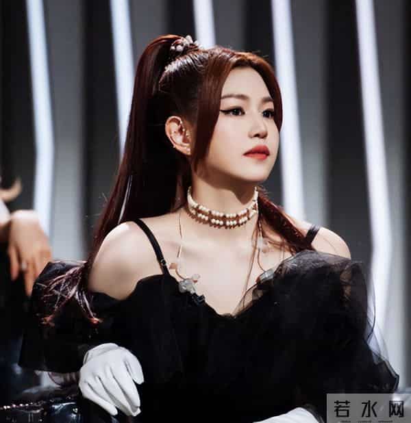 吃相难看！离婚了还蹭前夫热搜，陈妍希踩陈晓上位，口碑翻转