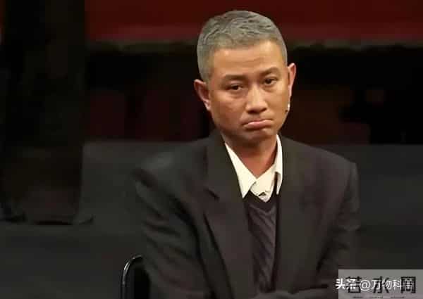 马伊琍参加上戏80周年校庆,文章话剧演出,腰伤复发